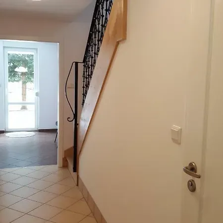 Feriehus Rodzinny Z Ogrodem - Blizej Zdroju