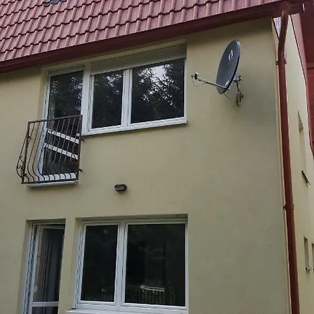 Rodzinny Z Ogrodem - Blizej Zdroju Feriehus Polanica-Zdrój