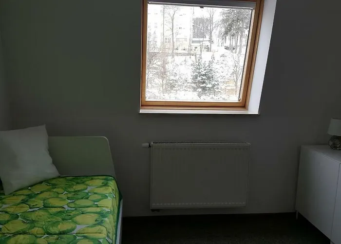 Rodzinny Z Ogrodem - Blizej Zdroju Feriehus Polanica-Zdrój