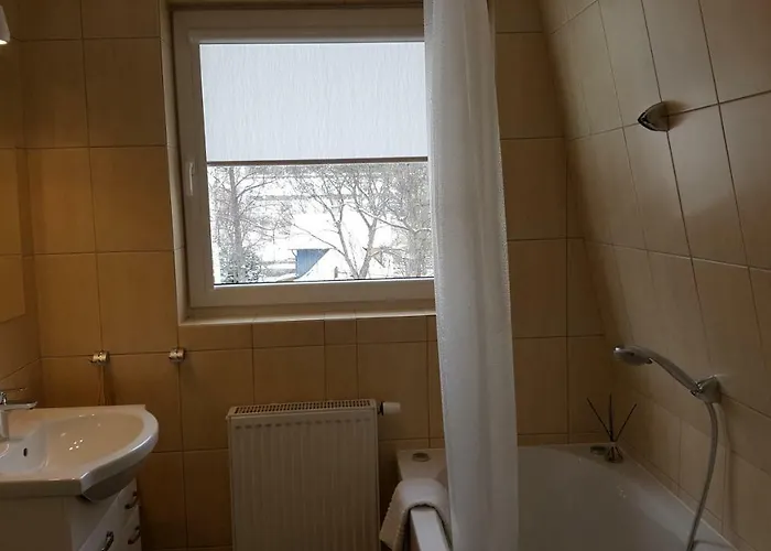 Feriehus Rodzinny Z Ogrodem - Blizej Zdroju