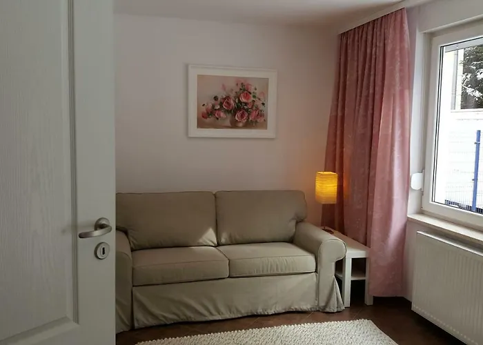 Feriehus Rodzinny Z Ogrodem - Blizej Zdroju