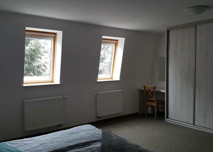 Feriehus Rodzinny Z Ogrodem - Blizej Zdroju