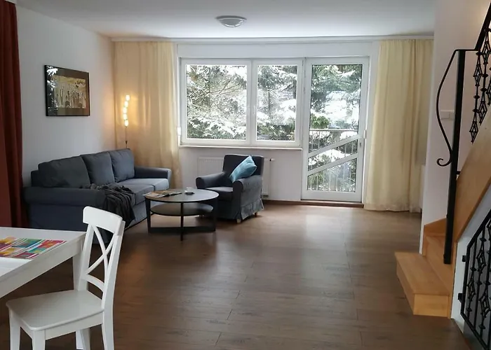 Feriehus Rodzinny Z Ogrodem - Blizej Zdroju