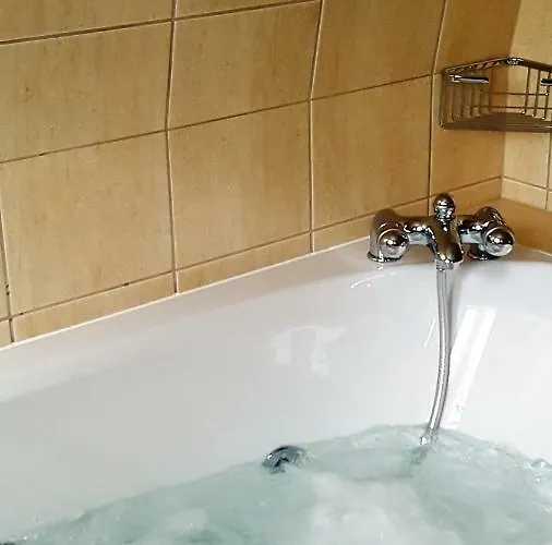 Feriehus Rodzinny Z Ogrodem - Blizej Zdroju *